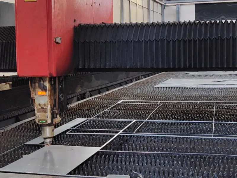 Studded Anti-Slip Solar Roof Walkway